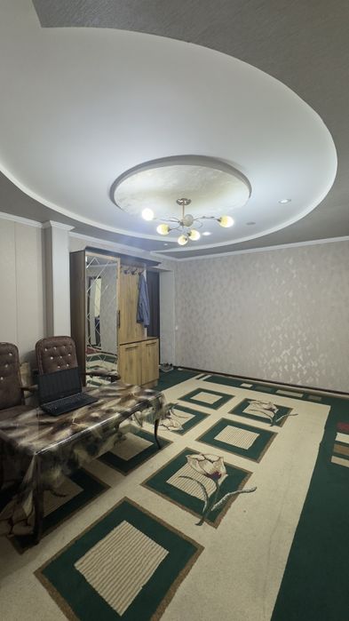 Andijon shahar 2-mikrorayonda 2-qavat 2 xona (3 xona qilingan) uy soti
