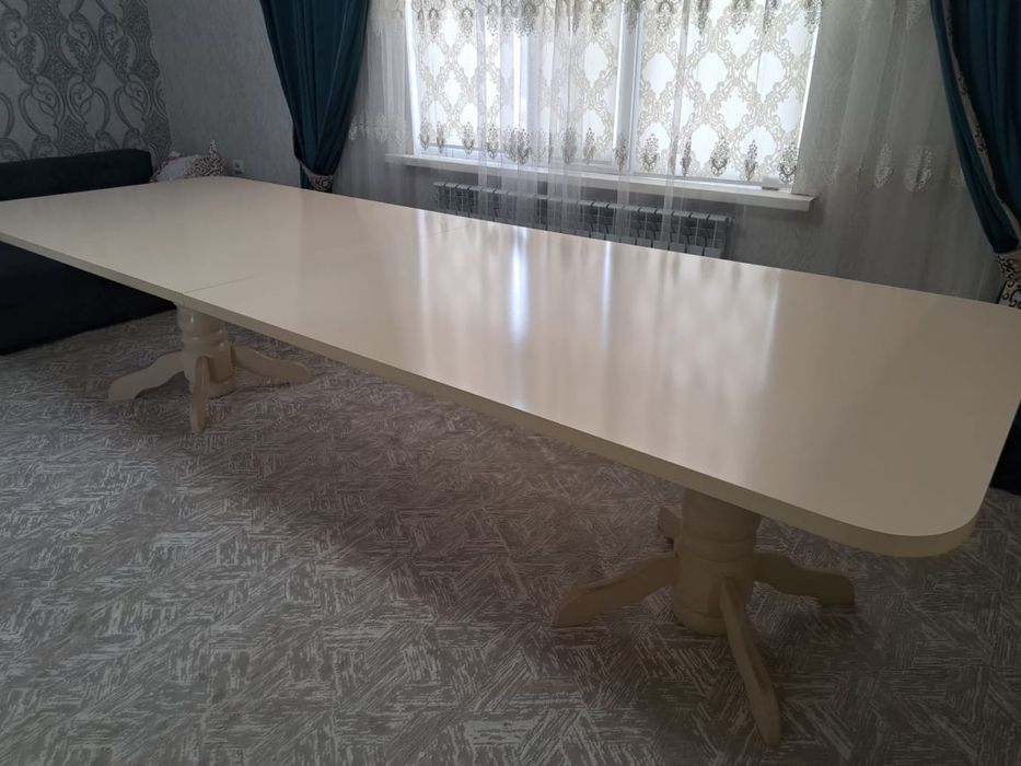 Стол 4 метра для гостиной