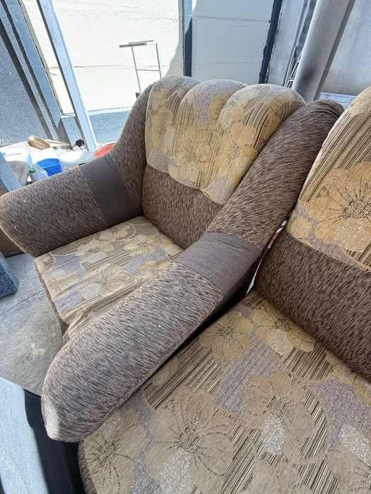 Диван угловой  в хорошом состояние