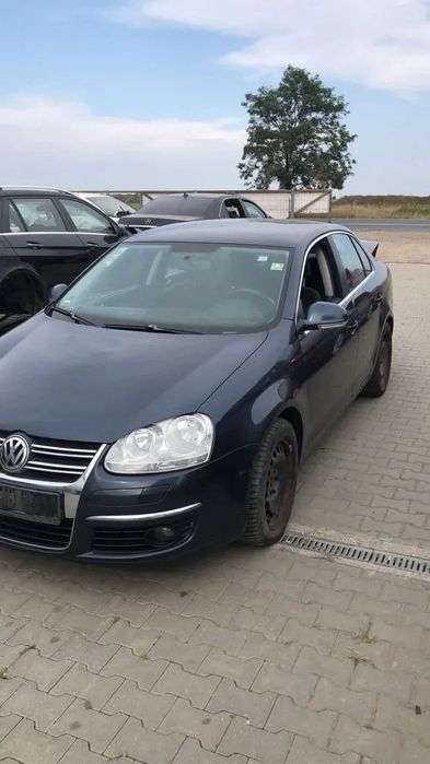 Dezmembram Volkswagen Jetta 2.0 TDI 170 CP BMR an fabr. 2007