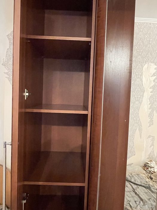 Продам хороший шкаф