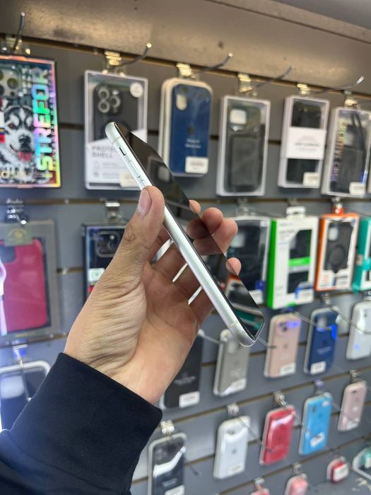 Iphone 11 64gb.  .