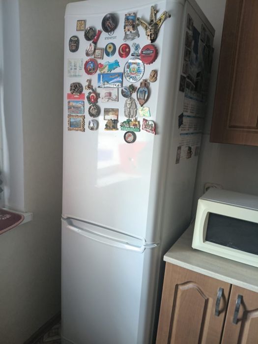 Холодильник Indesit
