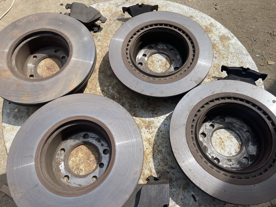 Vand discuri si placute brembo bmw e90
