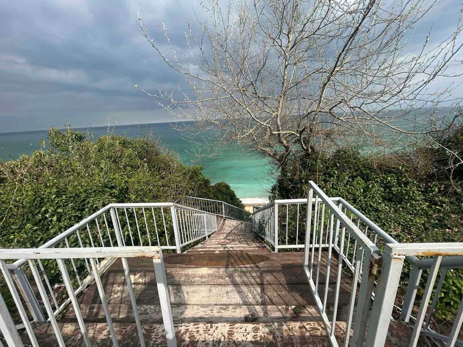 Апартамент на първа линия с гледка море!