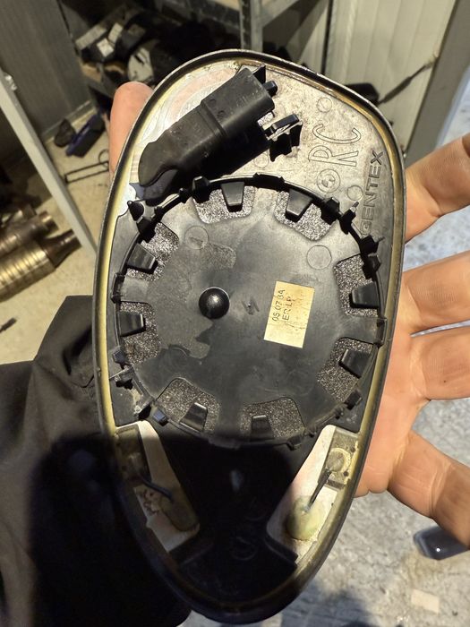 Дясно хроматично стъкло бмв е90 е91 е92 bmw e90 e91 92 затъмняващо