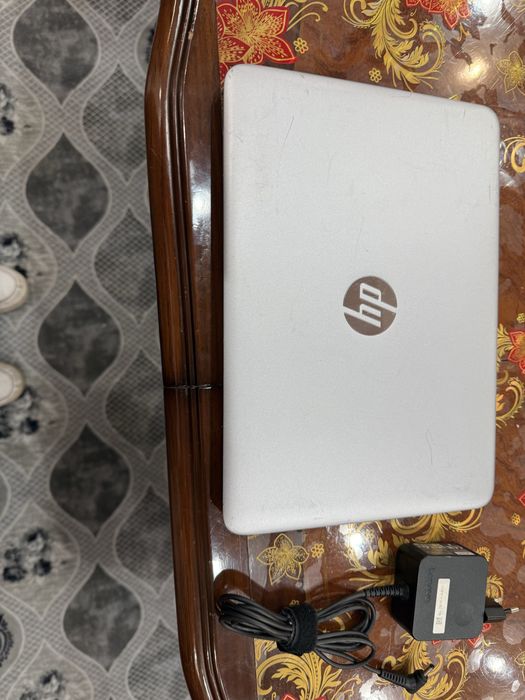 Vand  leptop e foarte bun