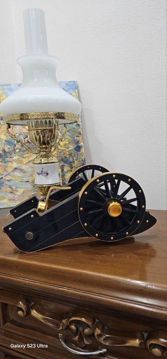 Продаются вазы ,чешские .Уточнять