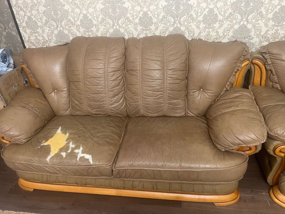 Срочно продам диван