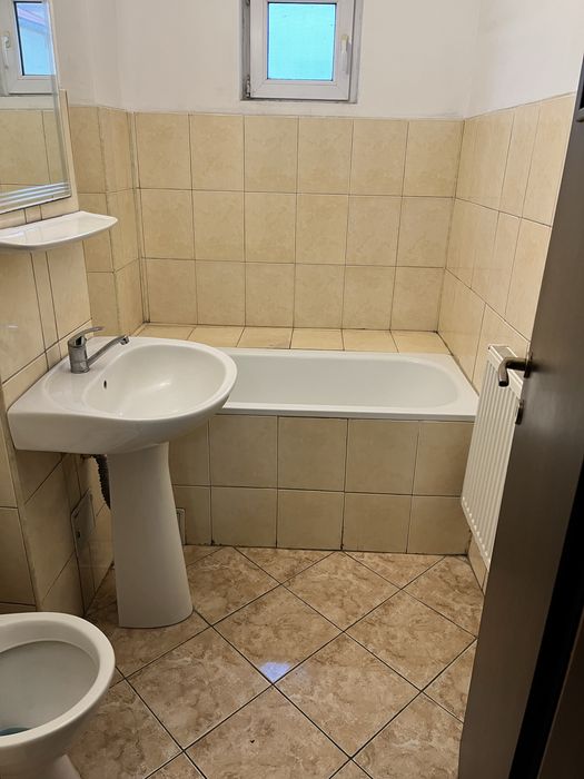 Vand apartament decomandat