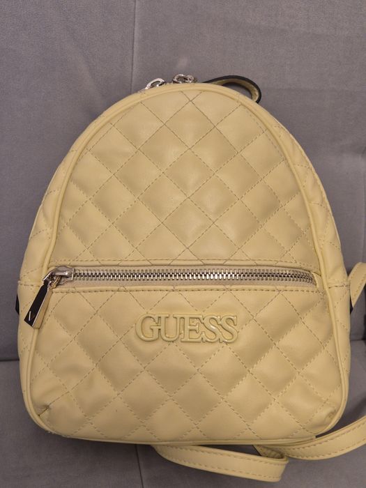 Дамска раница Guess