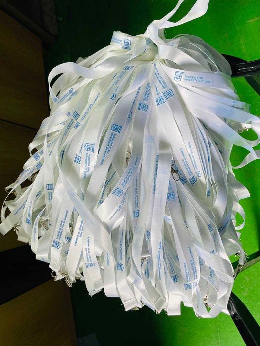 бейджики на лентах