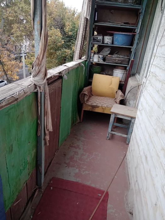 Чирчик шахар Центра : 1 хона квартира сотаман