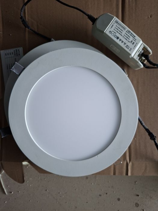 Lot de 50 de lămpi cu leduri si cu sursă