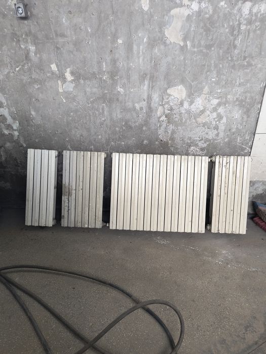 Vând calorifere de fonta