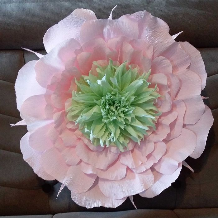 Искусственные цветы для детских танцев. Бумажные цветы.