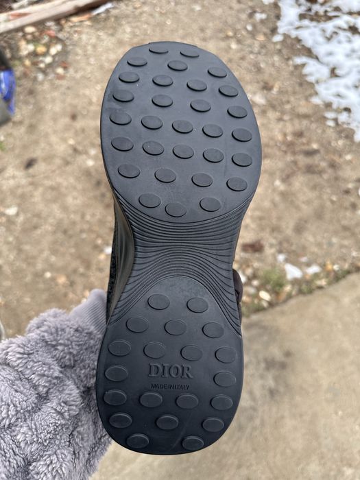 Adidasi Dior b25 noi la cutie