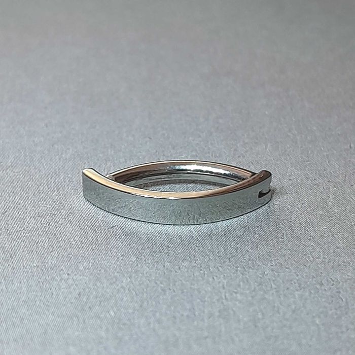 PIERCING CLICKER de titan argintiu