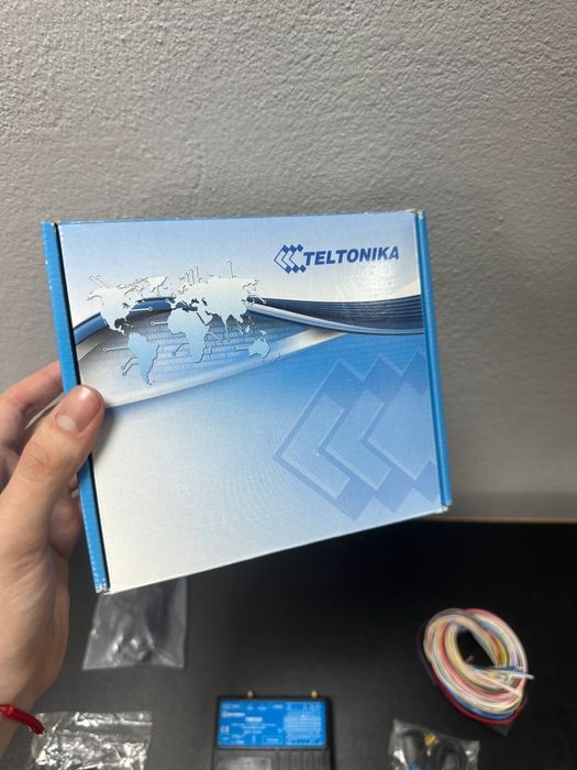 GPS трекер Teltonika FM5300