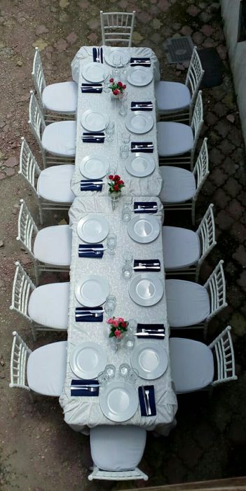 De închiriat scaune mese cort veselă completă evenimente private