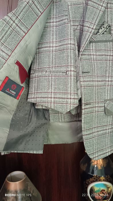 Kastyum bruk yangi 1 marta kiyilgan