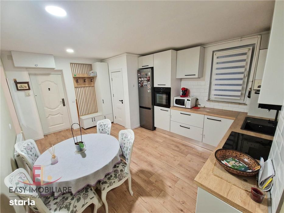 Apartament 3 camere, renovat, UMF, Spital, central,  lift,  Targu Mure
