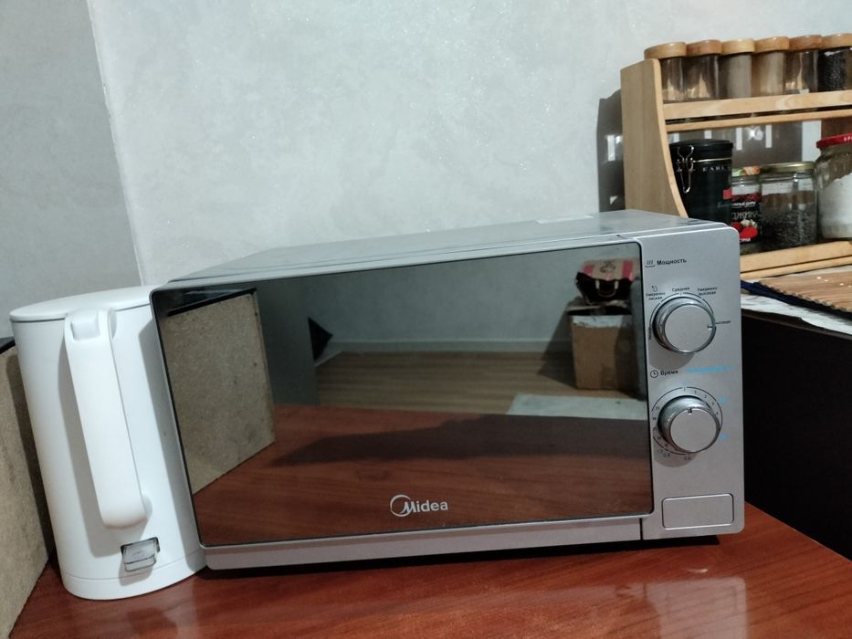 Срочно продам микроволновку в отличном состоянии