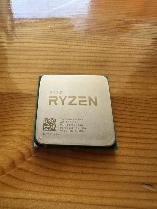 AMD Ryzen 3 3200G