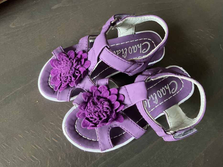 Детски сандали , чисто нови