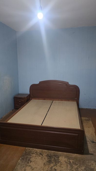 Продам кровать с тумбочкой