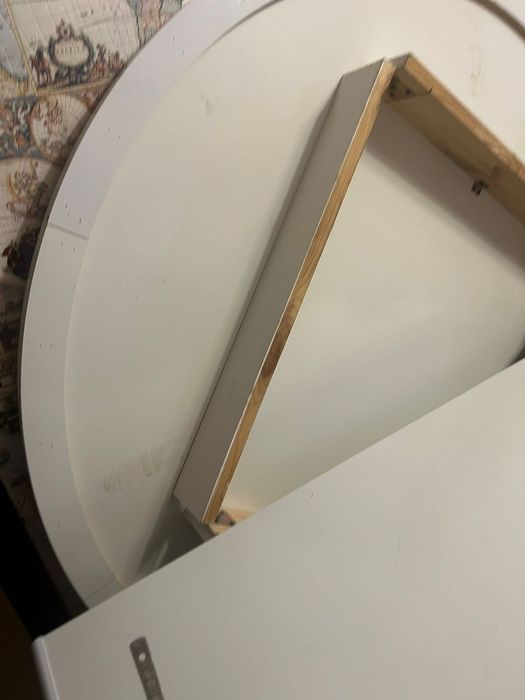 Продается круглый стол