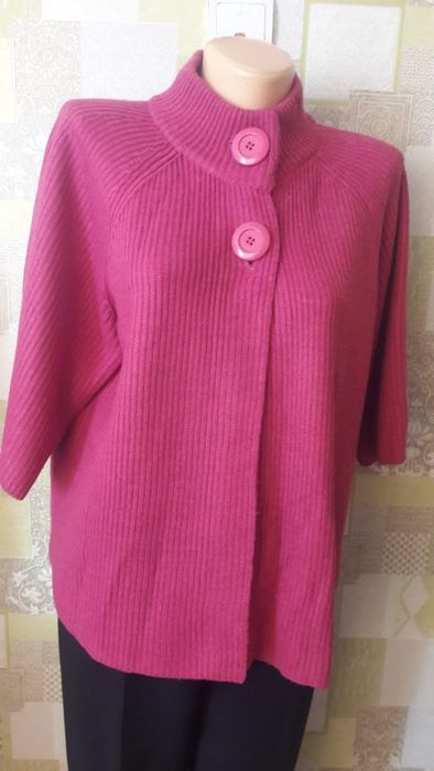 Женские кардиганы и джемперы