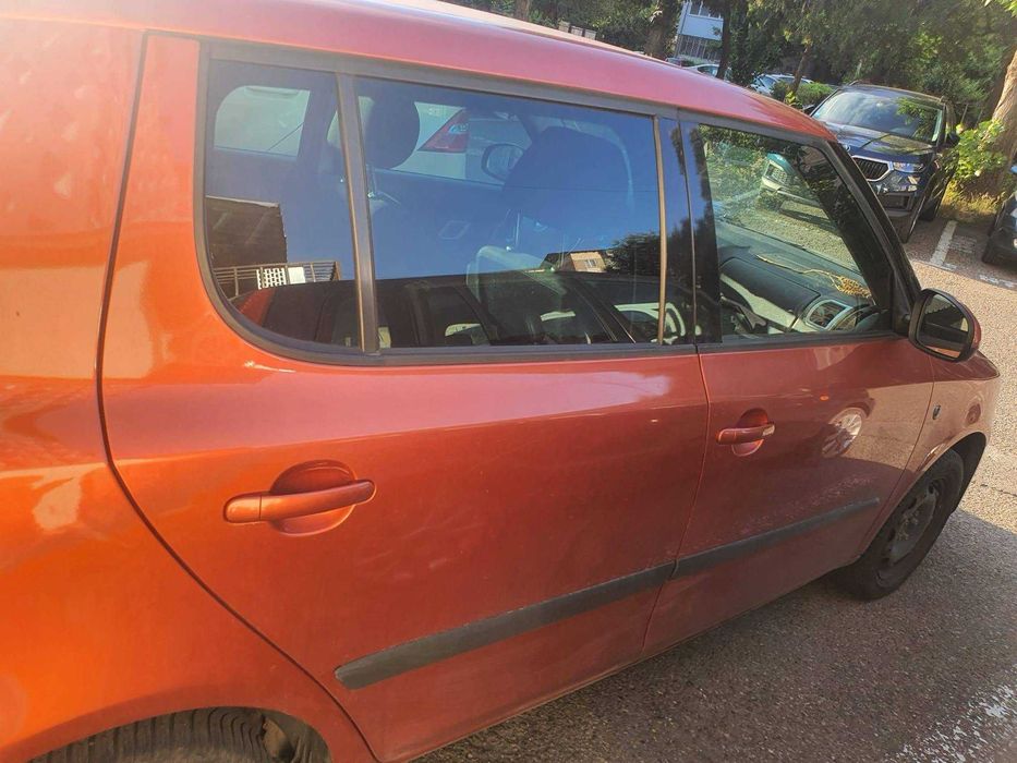 Vând masina Skoda Fabia