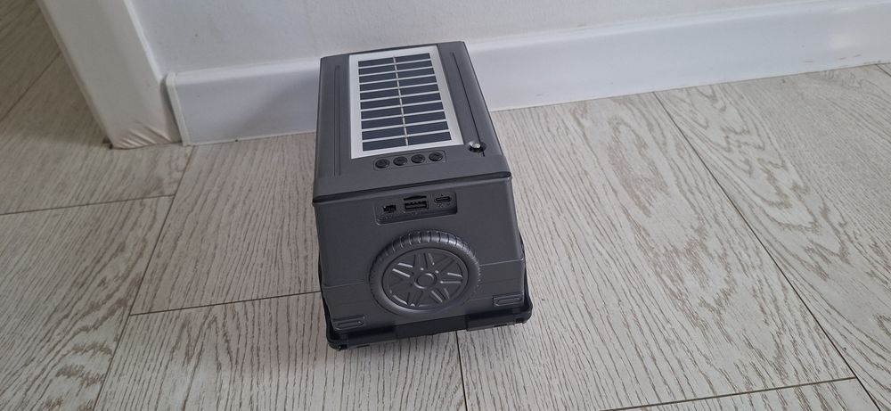 Masinuta boxa portabila