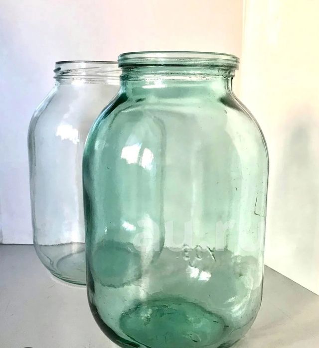 Продам двухлитровые банки