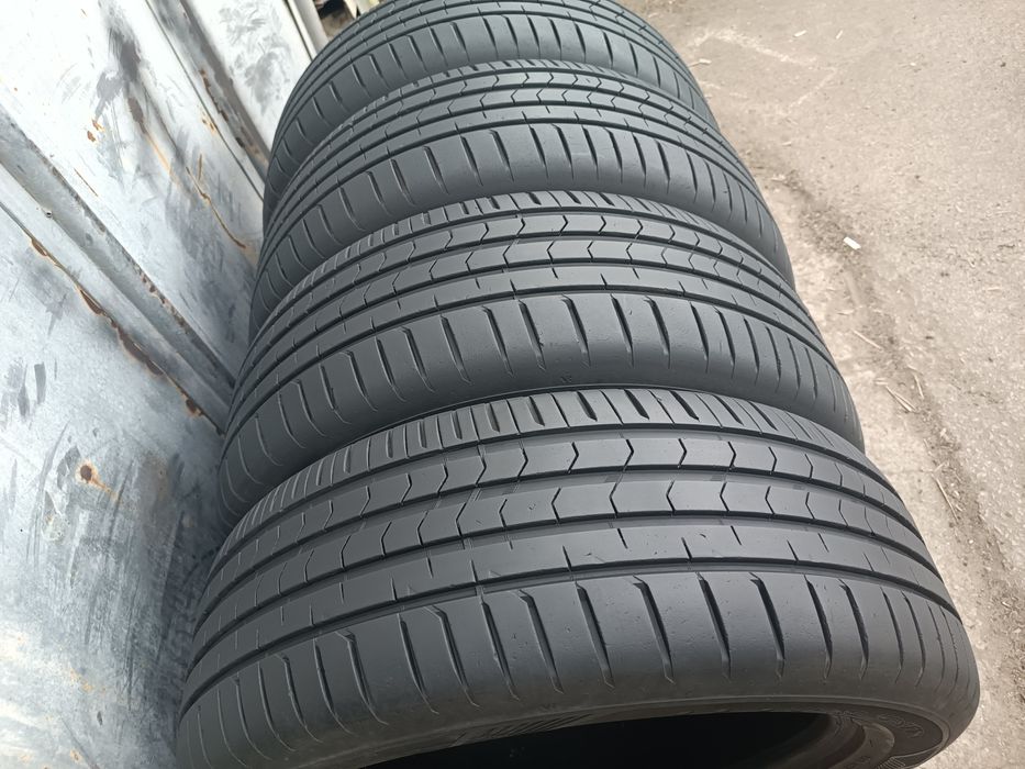 225/55/17 Vredestein