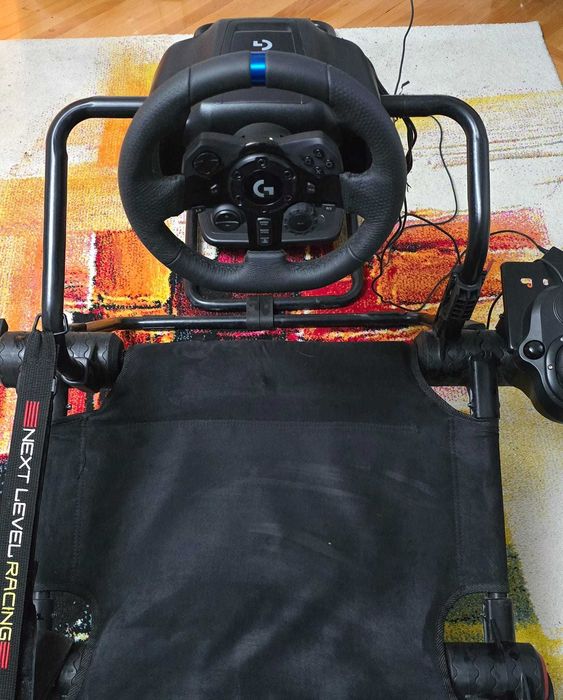 Scaun Racing FGT Lite + G923 + Schimbator Logitech - Puțin Folosit