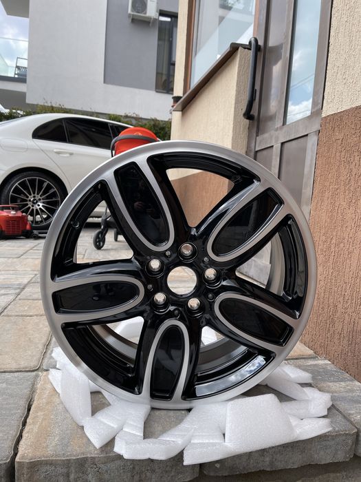 Vand 2 jante noi in cutie John Cooper Works
