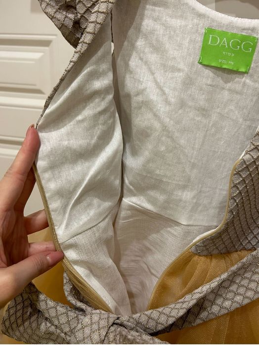 Платье нарядное 5-6 лет