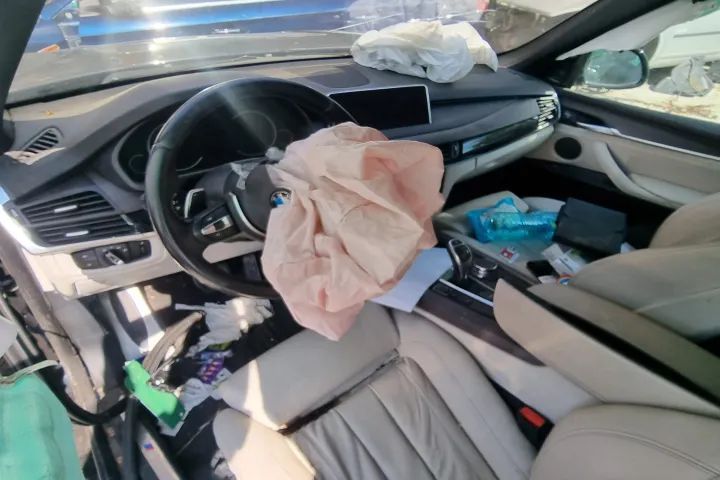 interior crem scaune fata bancheta fata de portiera  usa racitor gaze pompa motorina rezervor spira volan  turbina BMW X5  F15 40d motor 3.0d  dezmembrez