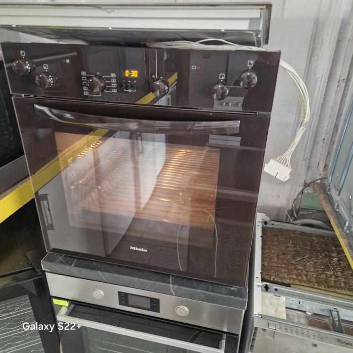 Комплект фурна и плот за вграждане MIELE H4114E