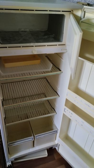 Продам холодильник советский