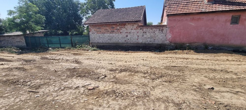 Teren 2117m2 + casa daramabila (sau nu)  in Biharkeresztes  Ungaria
