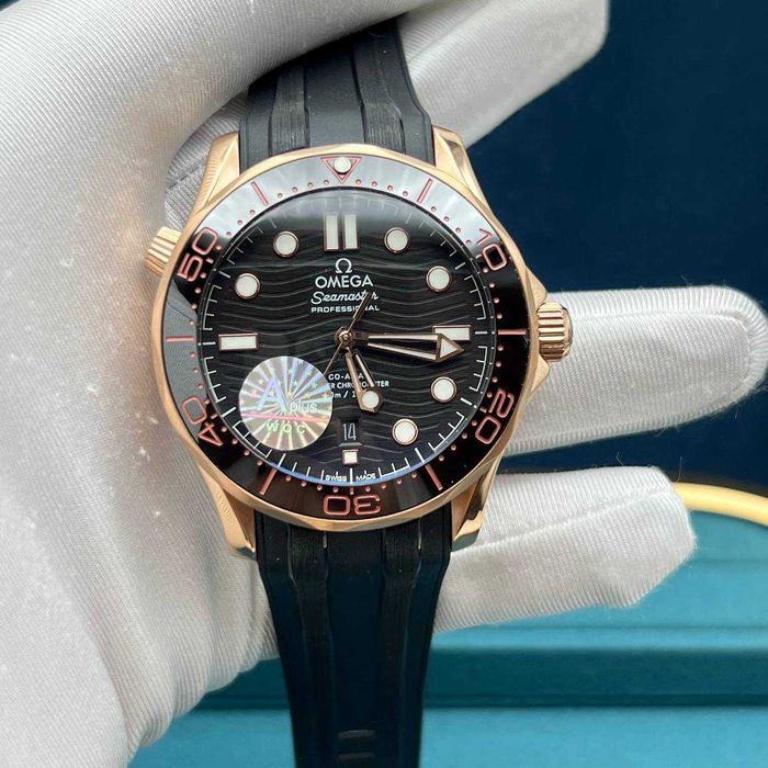 omega seamaster diver 300m черно/златисто