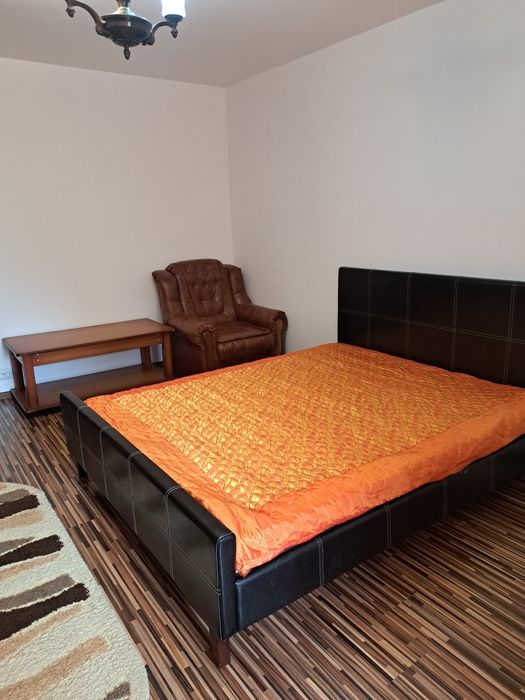 Închiriez garsonieră Brazda lui  Novac,  etaj 1