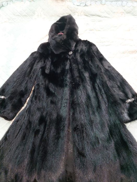 Продам шубу норковую