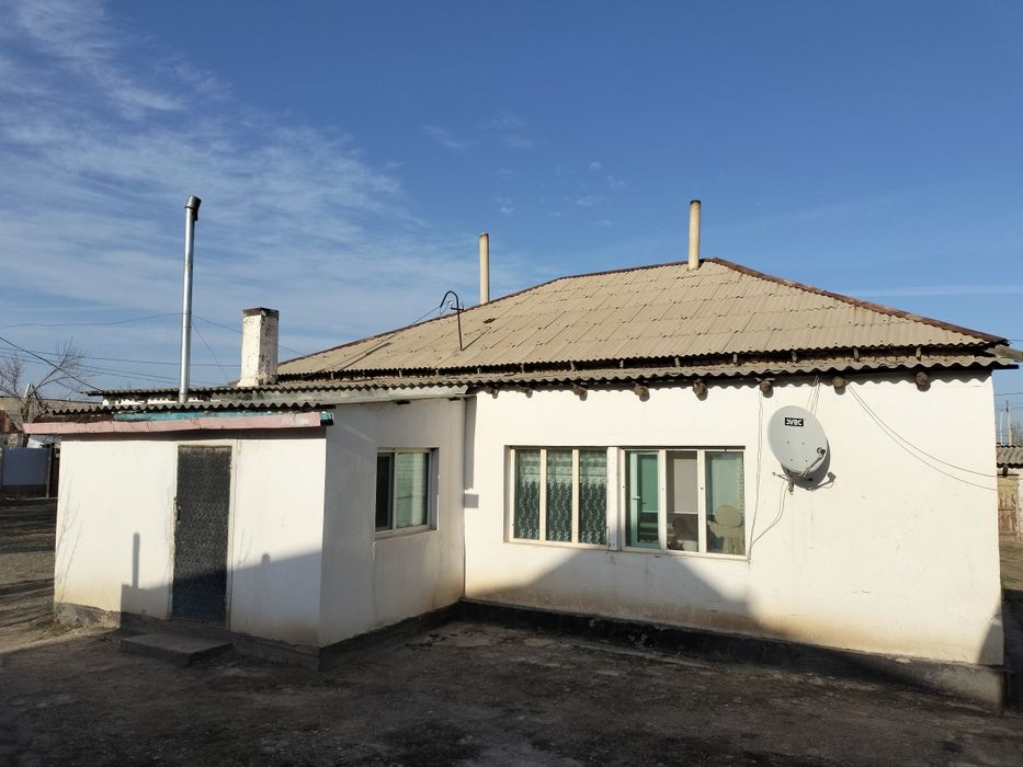 Үлкен жер үй сатылады