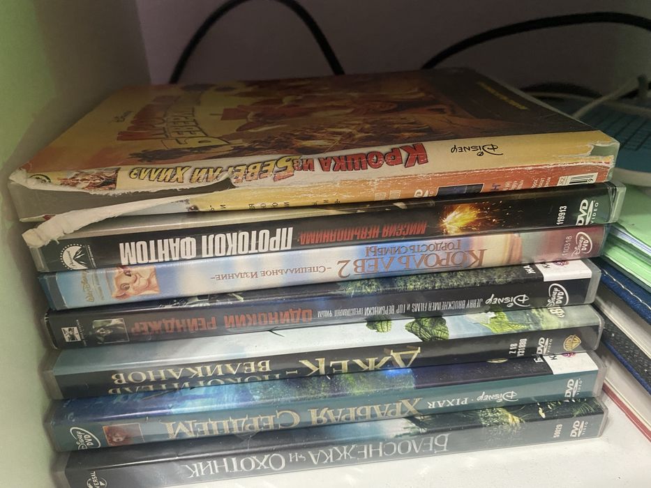 PS3, 2 контроллера классических и еще 2 PS Move