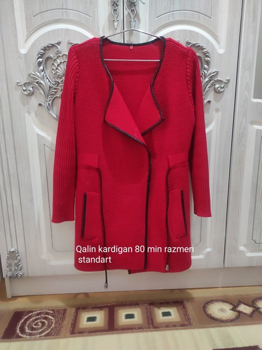 Ayollar kiyimi sotiladi