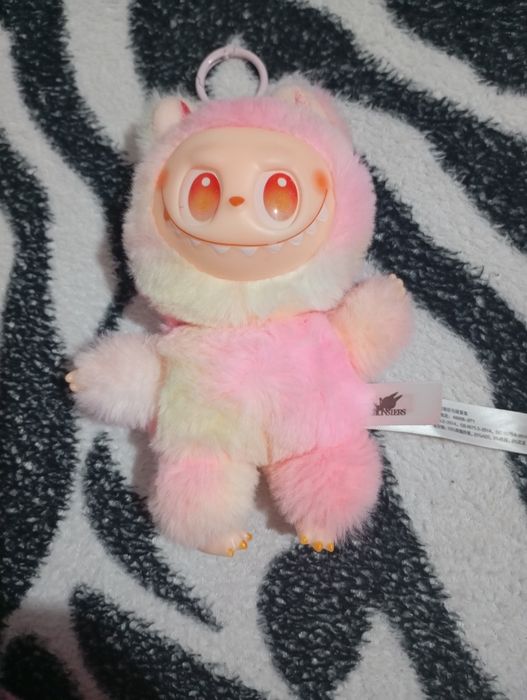 Vând labubu in stare foarte buna